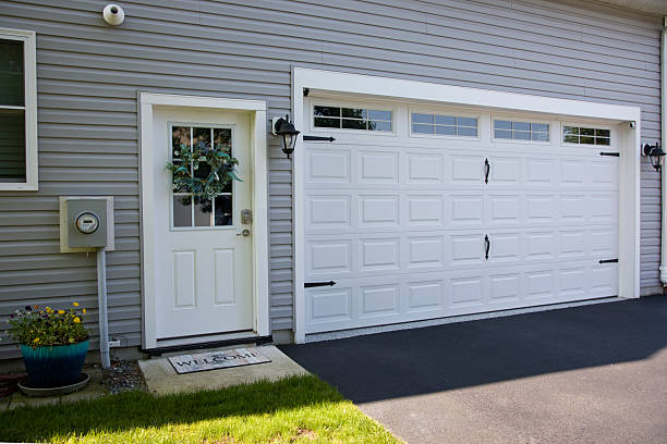 24/7 Emergency Garage Door Panel Replacement experts in Avonia, PA